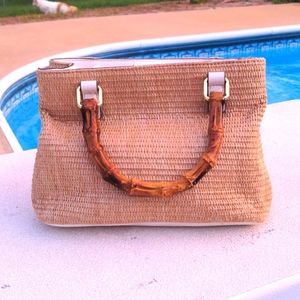 Liz Claiborne Bamboo Handle Straw Handbag in Natural & White Faux Leathe…